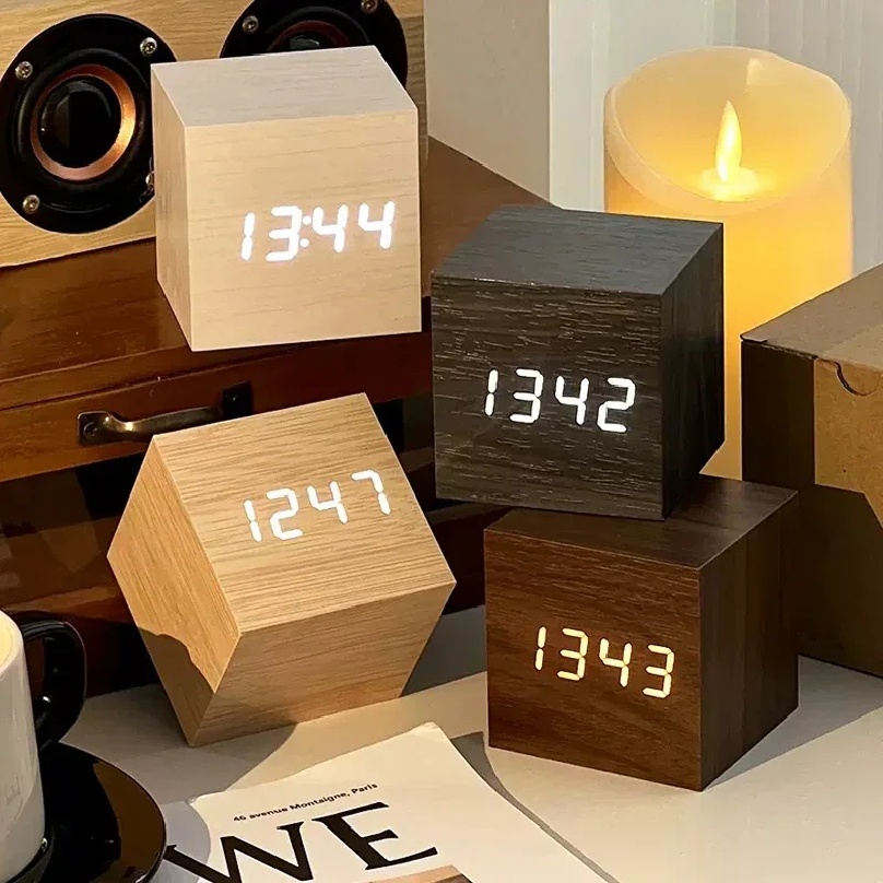 Wooden Digital Alarm Clock wit – Office Tech Gadgets Bewertung und Preis